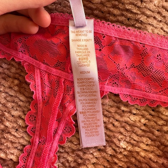 • Savage X Fenty Push Up Bra • - Picture 4 of 5